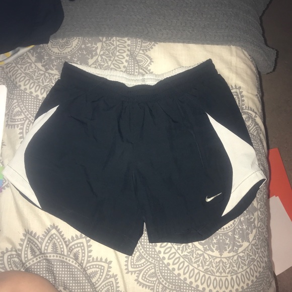 Nike running shorts - Picture 1 of 3